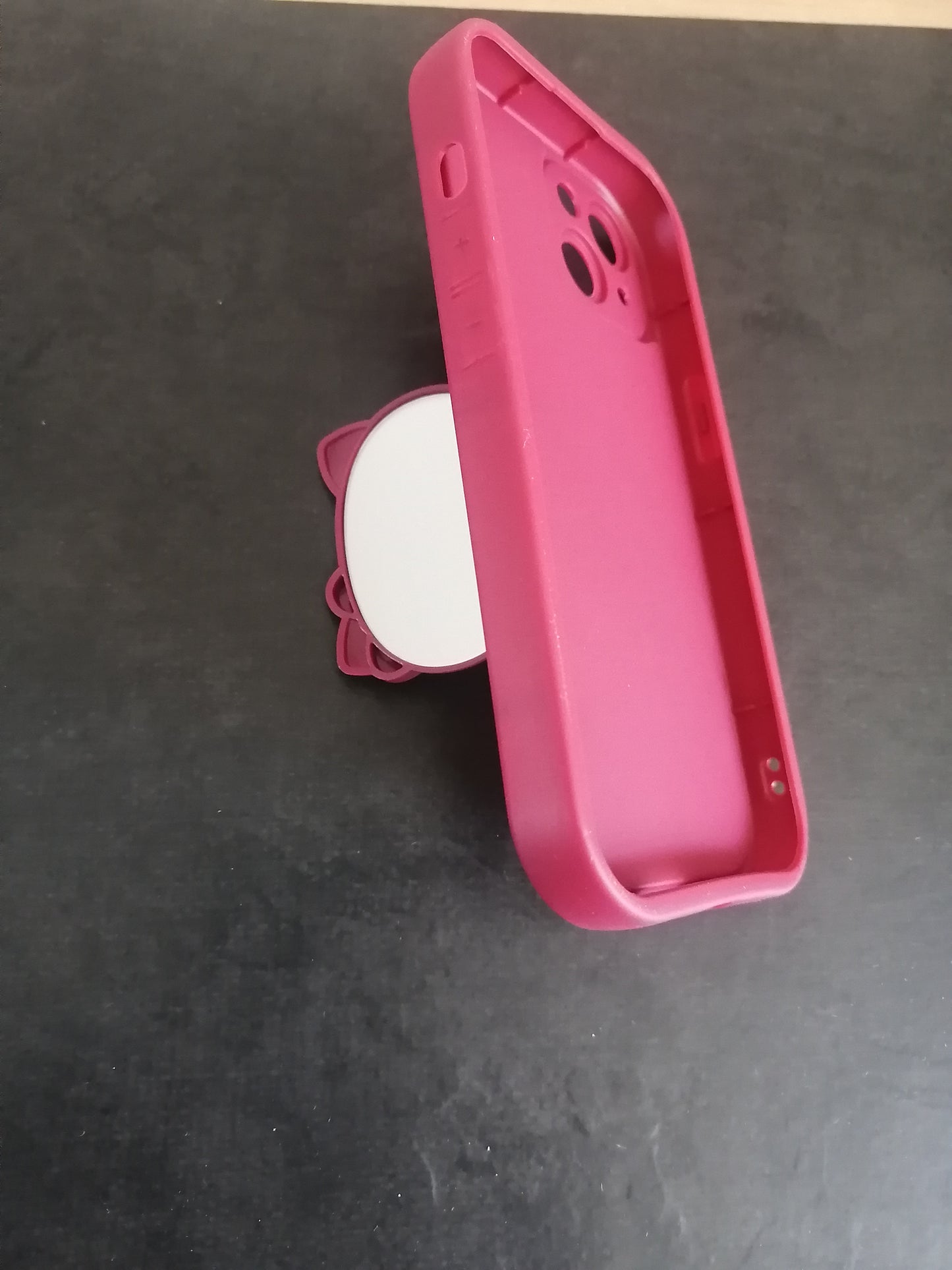 Coque iPhone 15 Hello Kitty – Rose